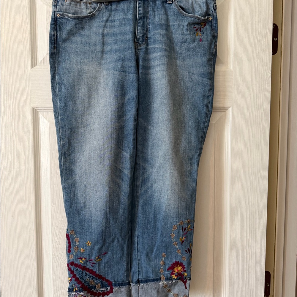 White House Black Market Light Blue Cropped Embroidered Jeans